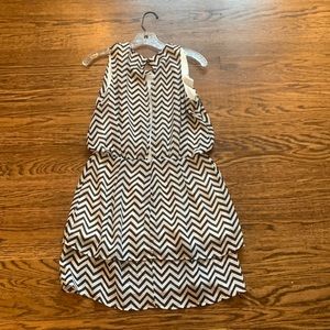 CALS zig zag pattern, black and white off the shoulder. Used like new